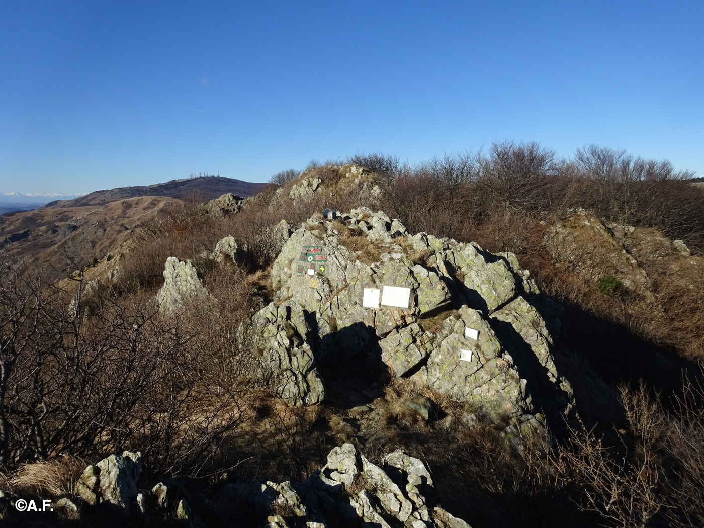 Sulla cresta sommitale del Monte Rama