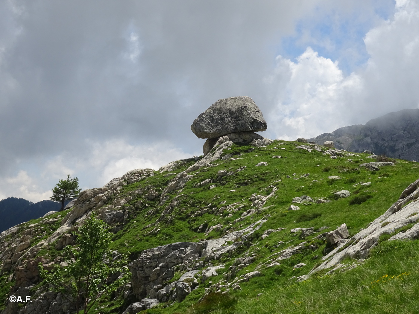 Il Cappello di Napoleone, posto allo sbocco del Passo delle Mastrelle