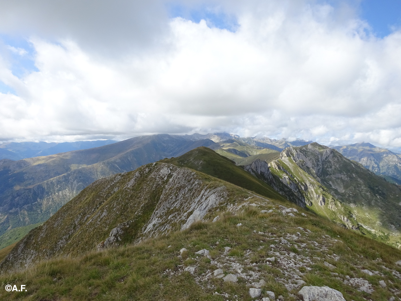 La cresta sommitale del Monte Antoroto