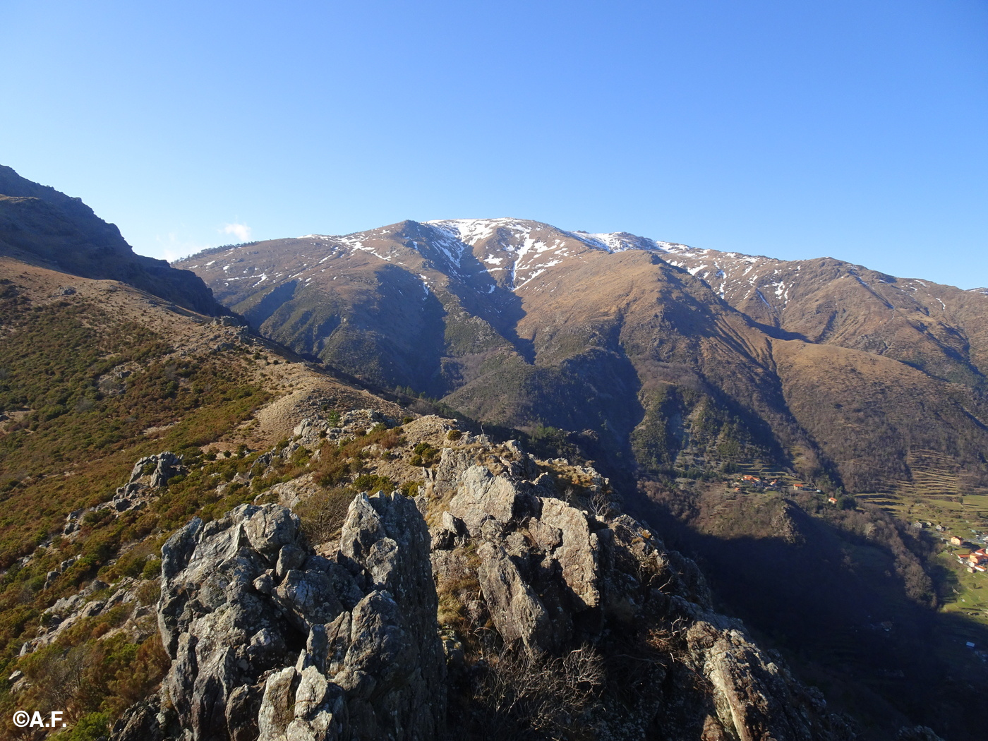 Il Monte Réixa visto dal Bric Rocca dei Gatti