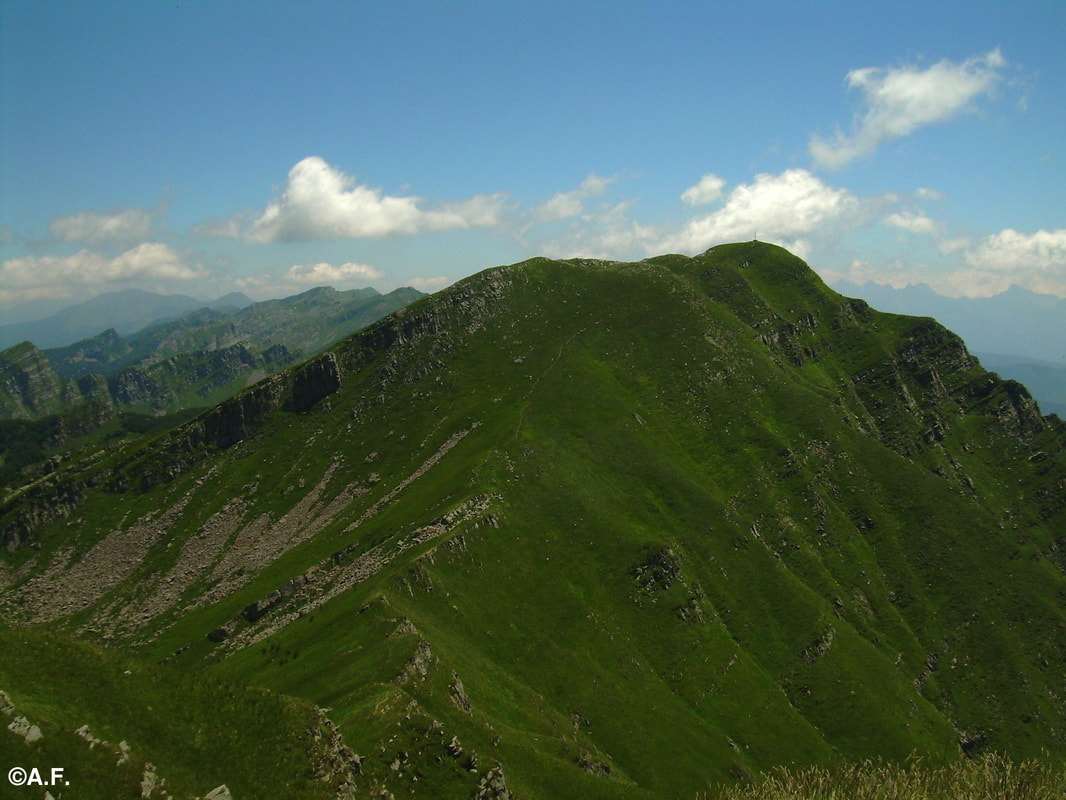 Il Marmagna visto dal Monte Bràiola