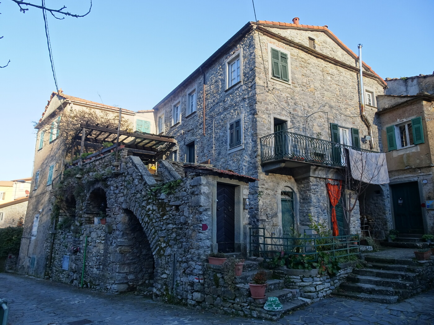 Case in pietra a Castè