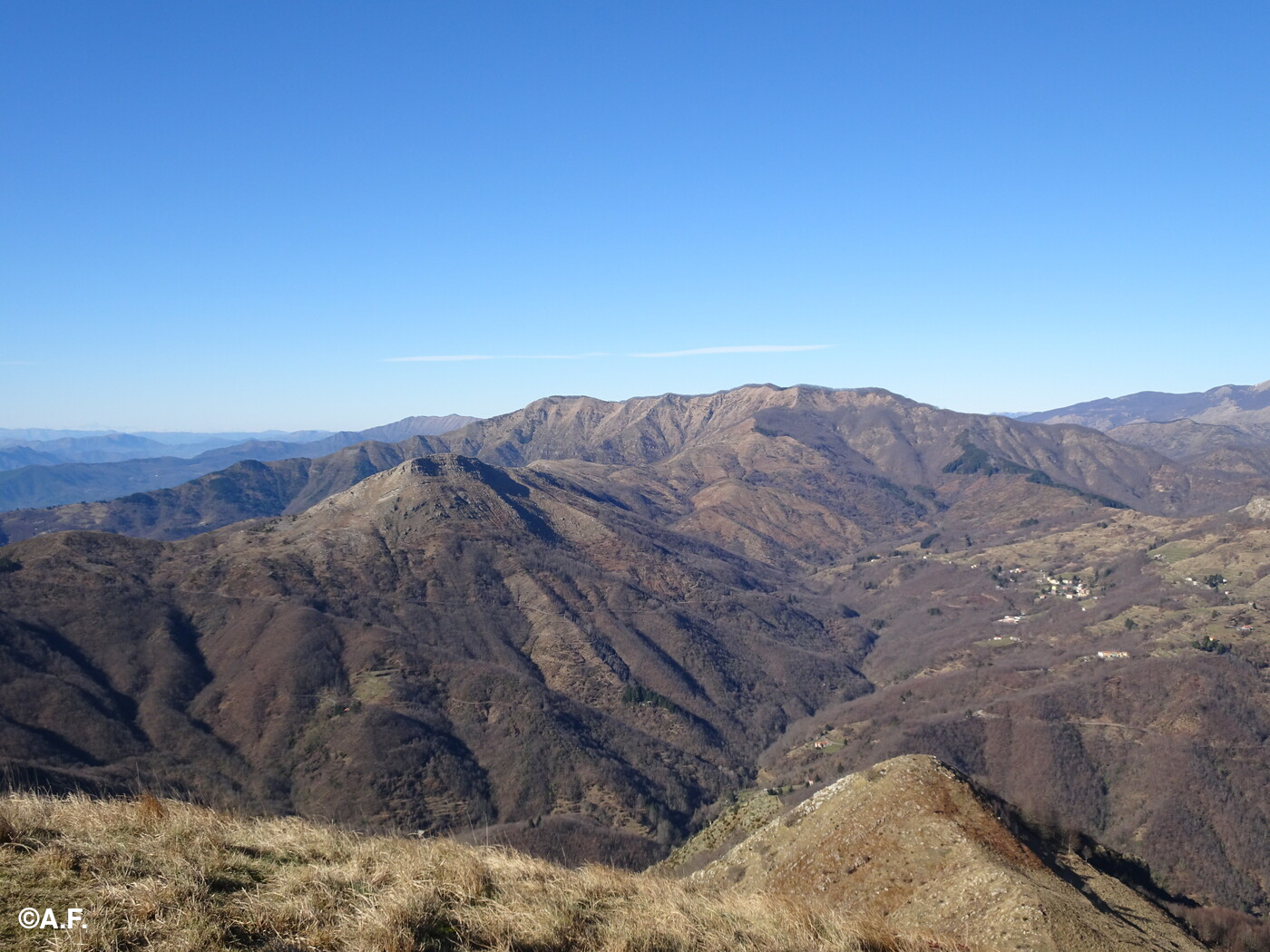 Panorama dal Monte Verruga verso il Monte Zatta