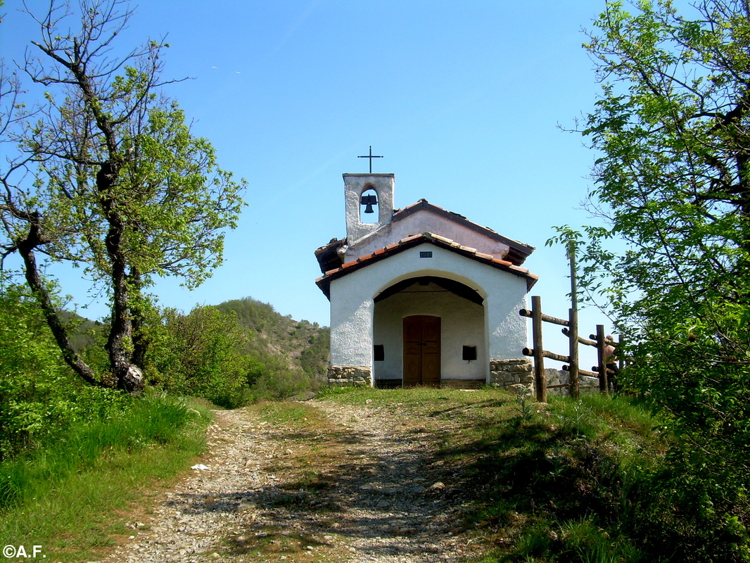 La chiesetta della Madonna di Rivarossa