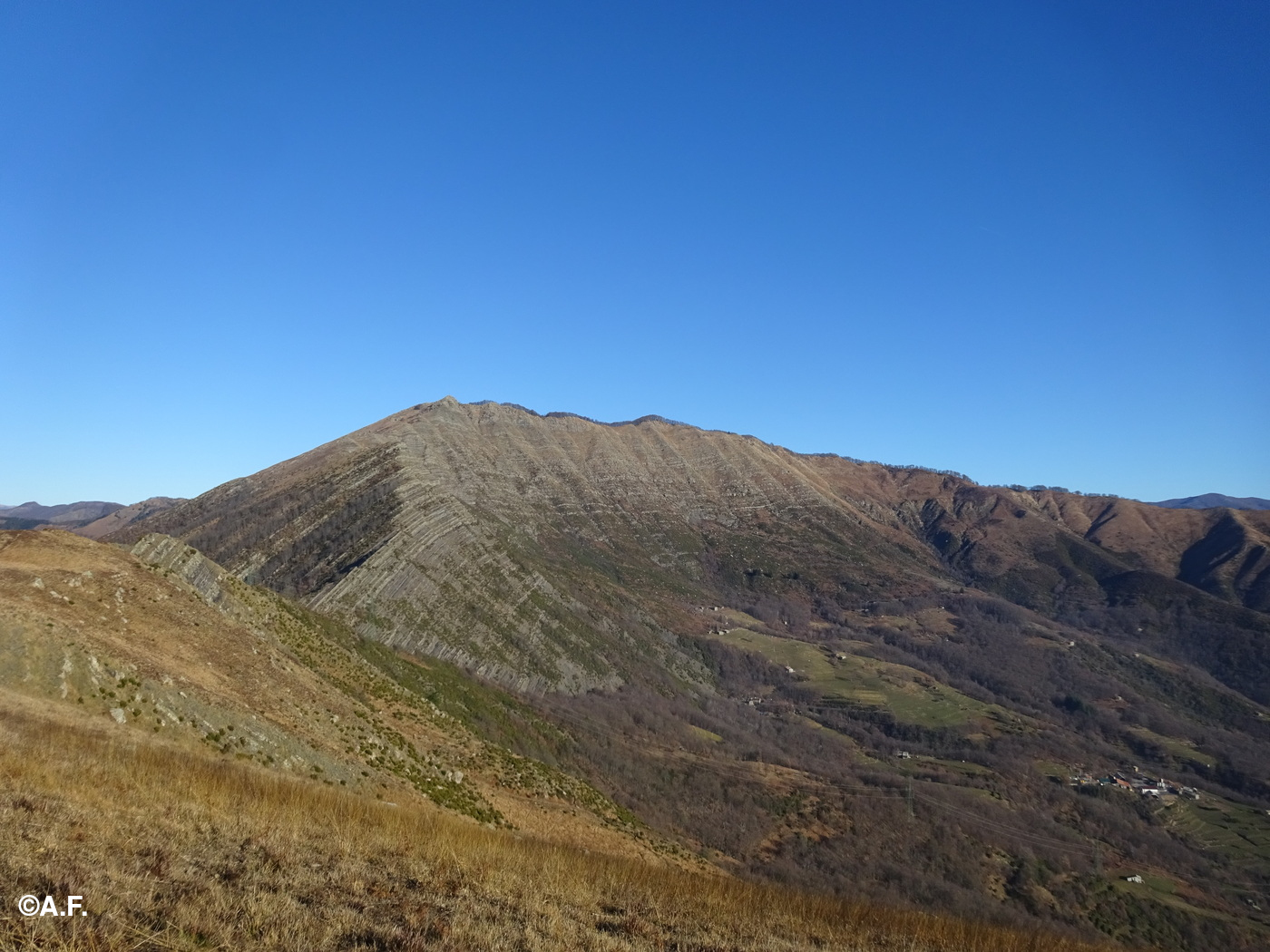 Il Monte Ramaceto visto dal Monte Mignano