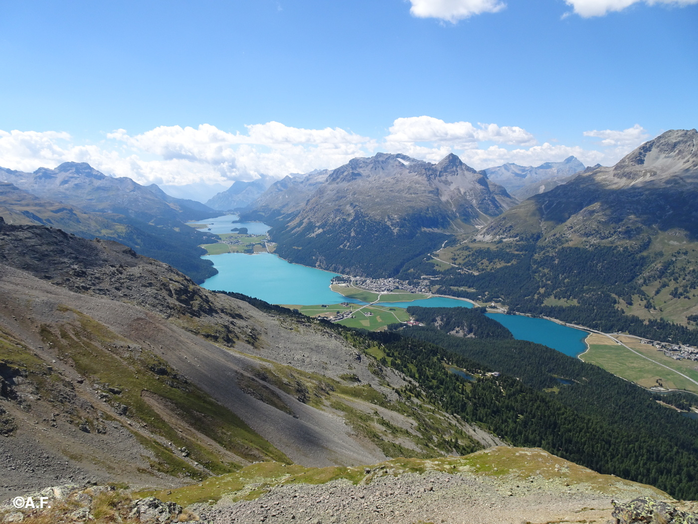 Panorama sui laghi dell'Engadina dalla vetta