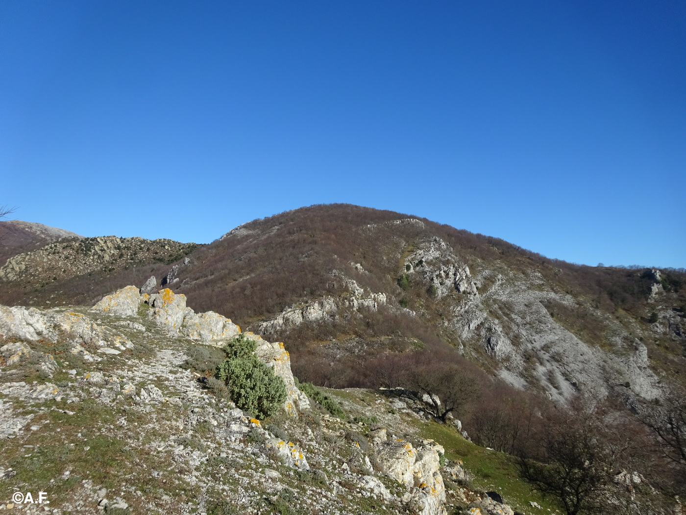Il Monte Ravinét visto da San Pietro dei Monti