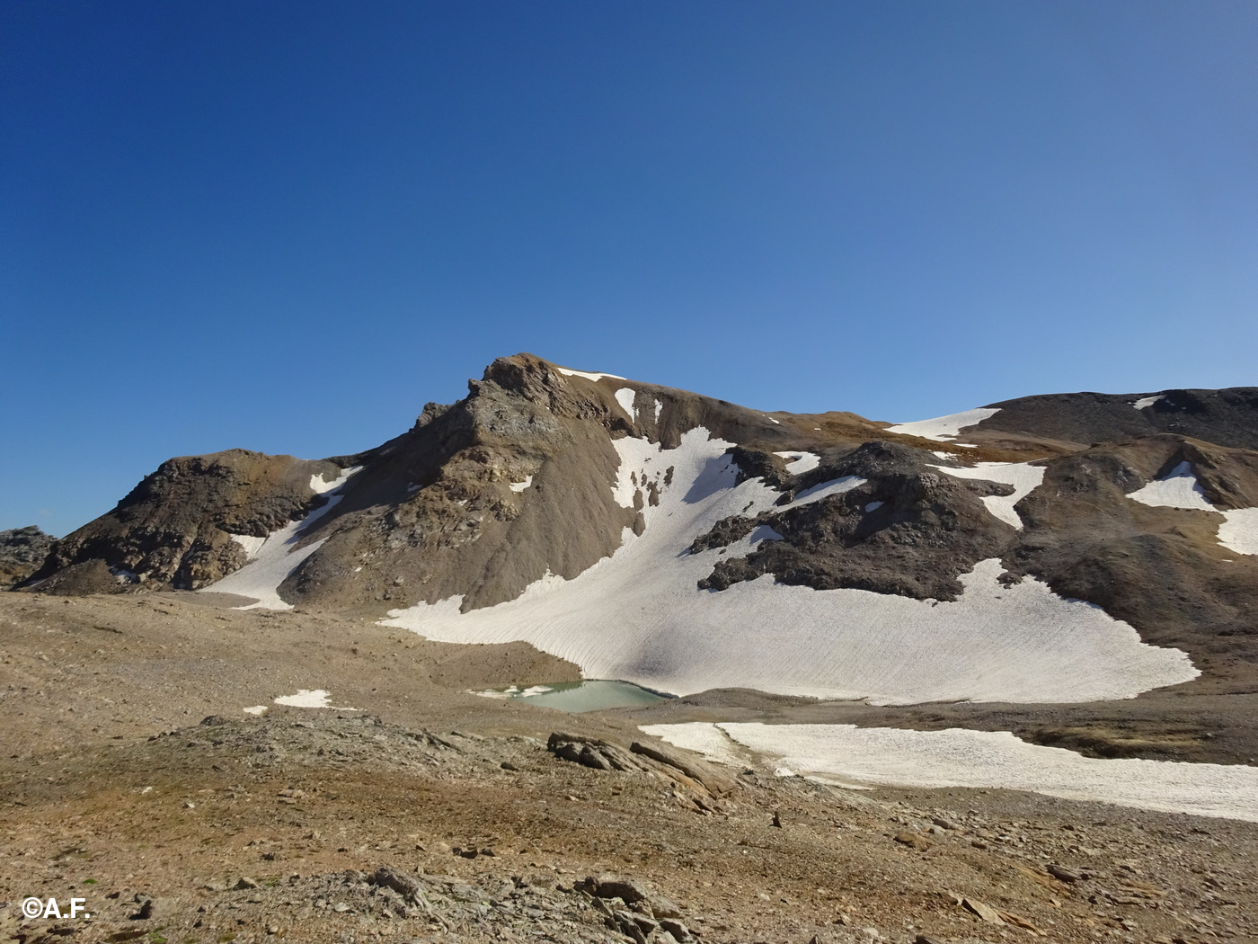 Il Roc Peirous e il Lago Galambra visti da nord