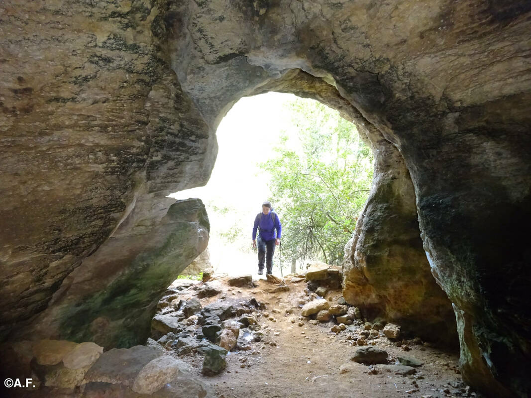 All'interno della Grotta Pian del Ciliegio