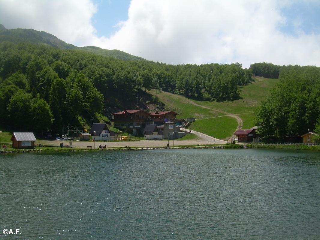 Il Lago Cerretano e le piste da sci