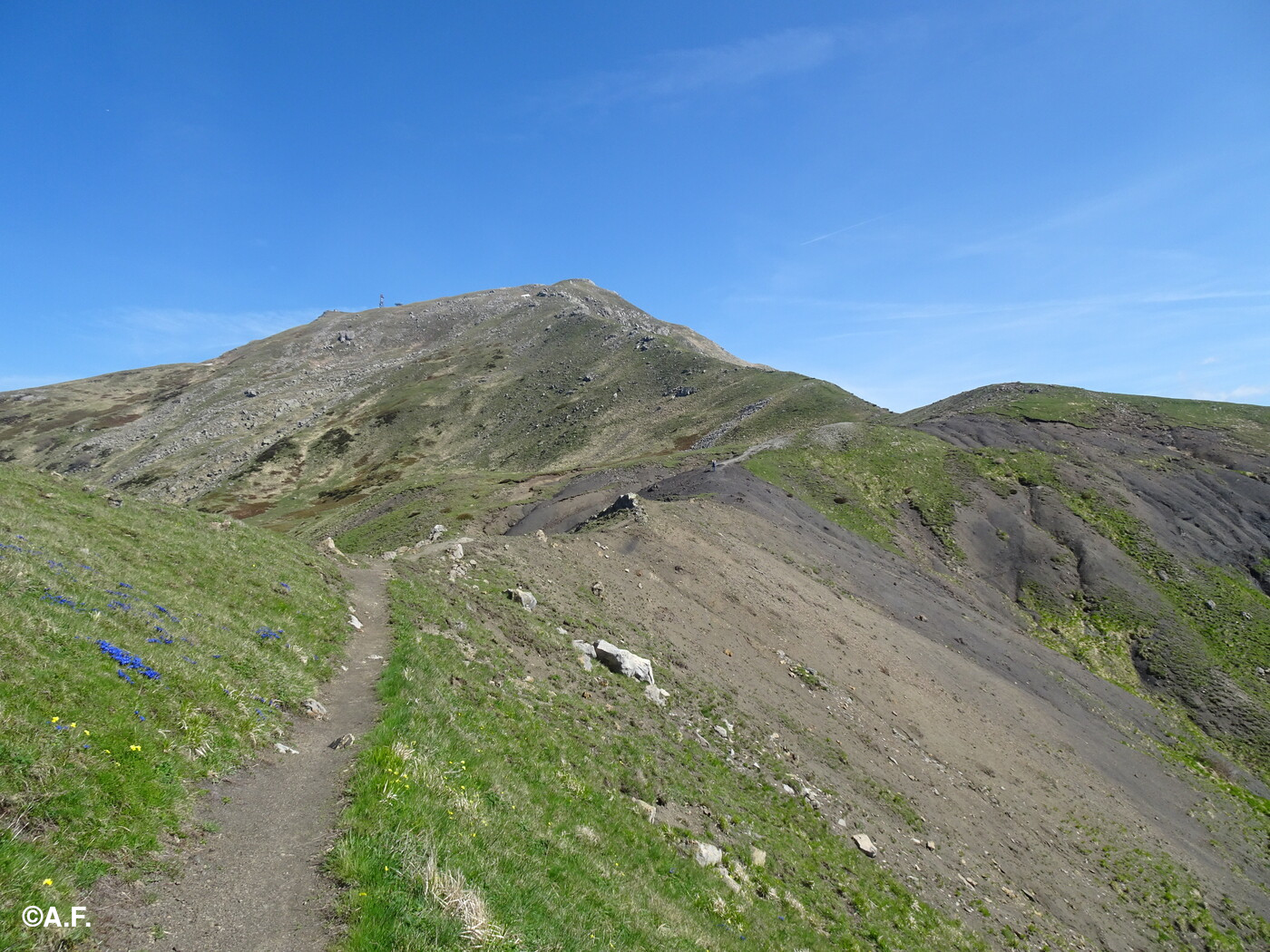 Verso la cresta sud del Monte Cimone